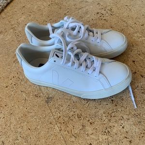 Veja leather Esplar